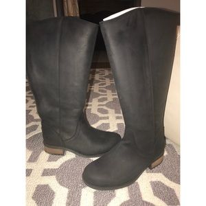 👢NWT & Box! UGG black riding boots with zip back!